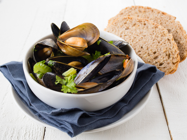 Mussels are such an easy and delicious meal, starter or snack!
See my website for recipe ideas!
#shellfish #seafood #kentshellfishlady

prepthatfish.co.uk/recipes/