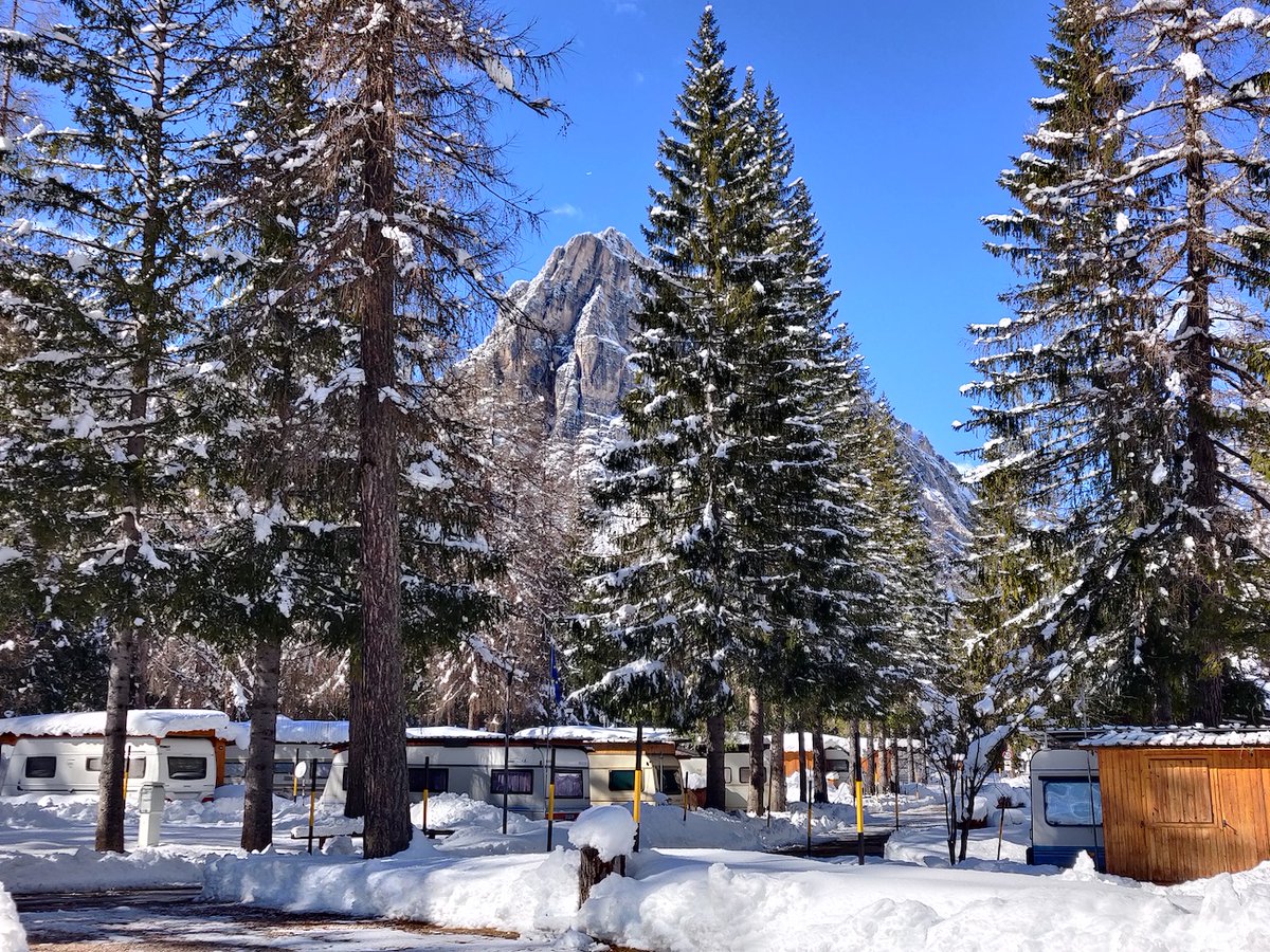 winterised_van's tweet photo. How's this for a winter campsite in one of the most glamorous resorts in the world? €25/night - BYO chalet. https://t.co/gglAEwoFdh
#skiitaly #cortina #skicortina #snomad #wintercamping https://t.co/wBnJwQ4wts