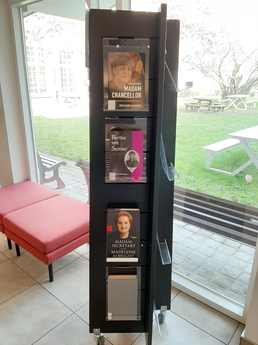 College of Europe tweet media