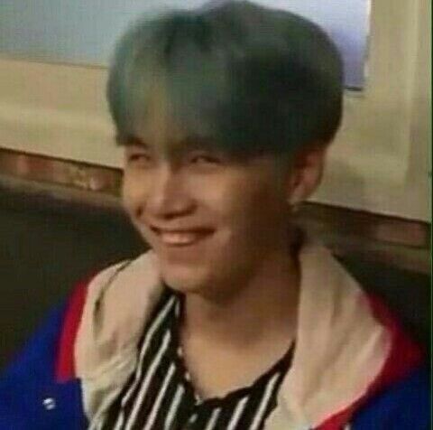 DzBarsa's tweet photo. #HappyBirthdaySUGA 
#YoongiDay 
#SUGA 
❤️✨ https://t.co/68CK9W6D99