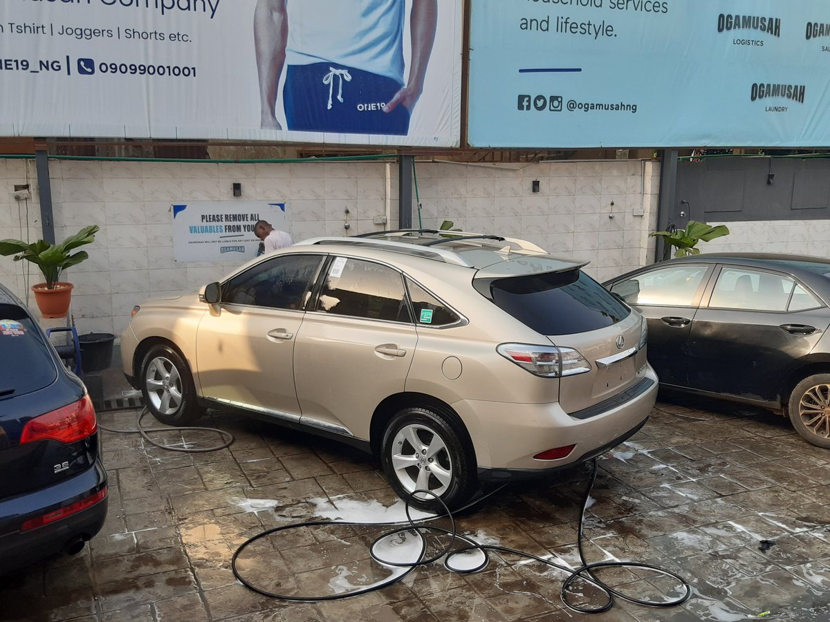 Get in, Get clean! We are open till 8pm.

#carwash #carwashyaba #washmycar #ogamusah #ogamusahservices #carlove #lovemycar #mondaymood #lagostraffic #giditraffic #TrafficChief