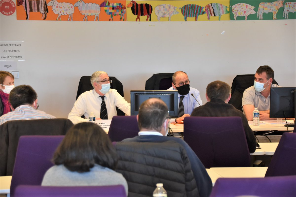 #Agriculture 🌾 | Seymour Morsy, préfet de la #HauteVienne, était à l'ouverture de la session de la <a href="/87Chambre/">Chambre d'Agriculture 87</a> pour écouter et échanger avec les agriculteurs et les représentants syndicaux présents sur des sujets d'actualité, tels que les mesures agricoles #FranceRelance.