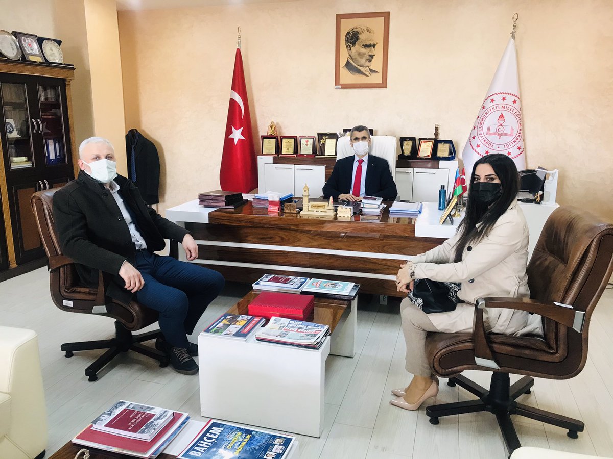 Bahçelievler İlçe Milli Eğitim Müdürümüz Sn. Emin Çıkrıkçı’yı Makamında ziyaret ettik.Misafirperverliğinden dolayı kendisine çok teşekkür ederiz.