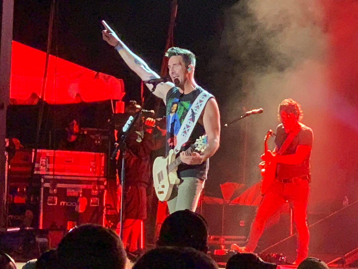 OcoeeMusicFest's tweet photo. Fun fact: Jake Owen is a native of Florida, and grew up in Vero Beach. He also has a twin brother named Jarrod! Who here is a big Jake Owen fan?
#OcoeeMusicFestival #OcoeeMusic #ocoeeevents #cflmusic #cflevents #JakeOwen https://t.co/zvY9fph9PC