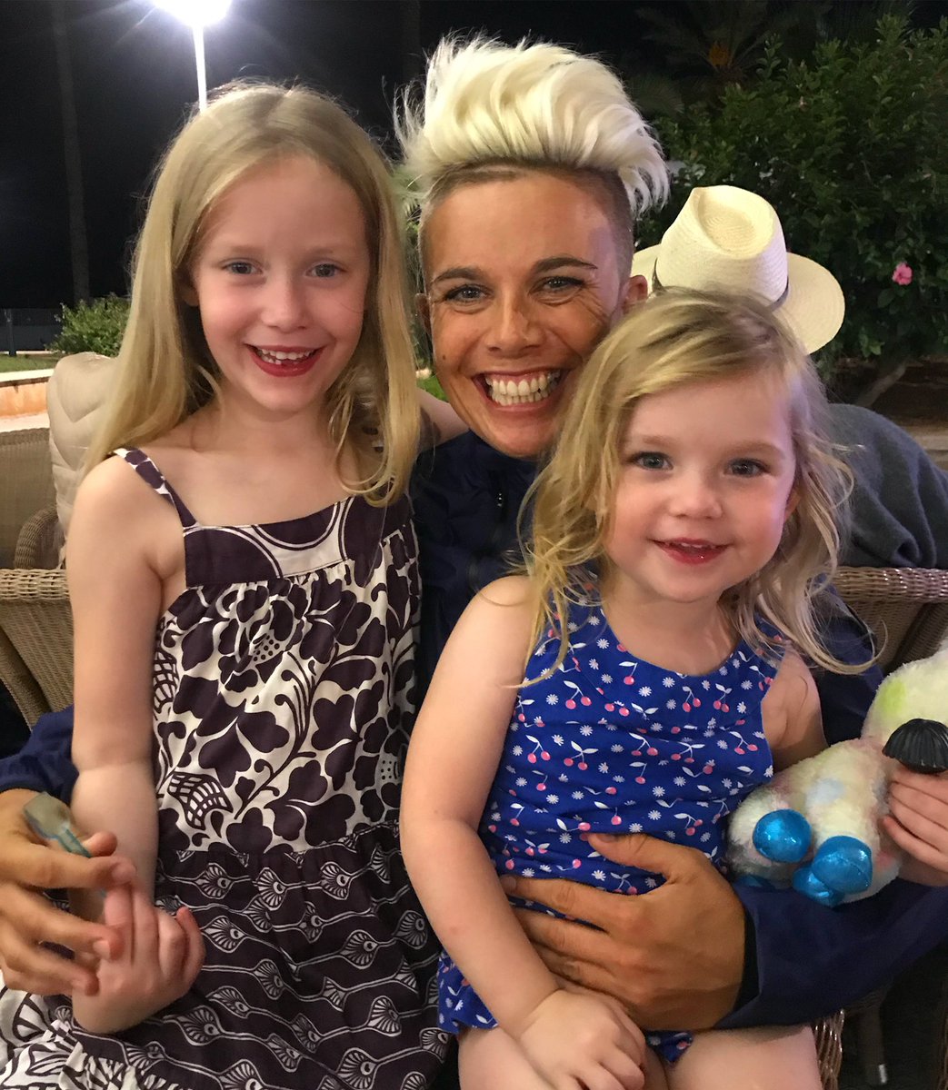 OttilieQ's tweet image. Here’s to the future women of the world, the chicas who constantly inspire me! So great to have you as my nieces, fairy god daughters &amp;amp; amigas! 💕#iwd2020 #internationalwomensday #women #inspiration #motivation