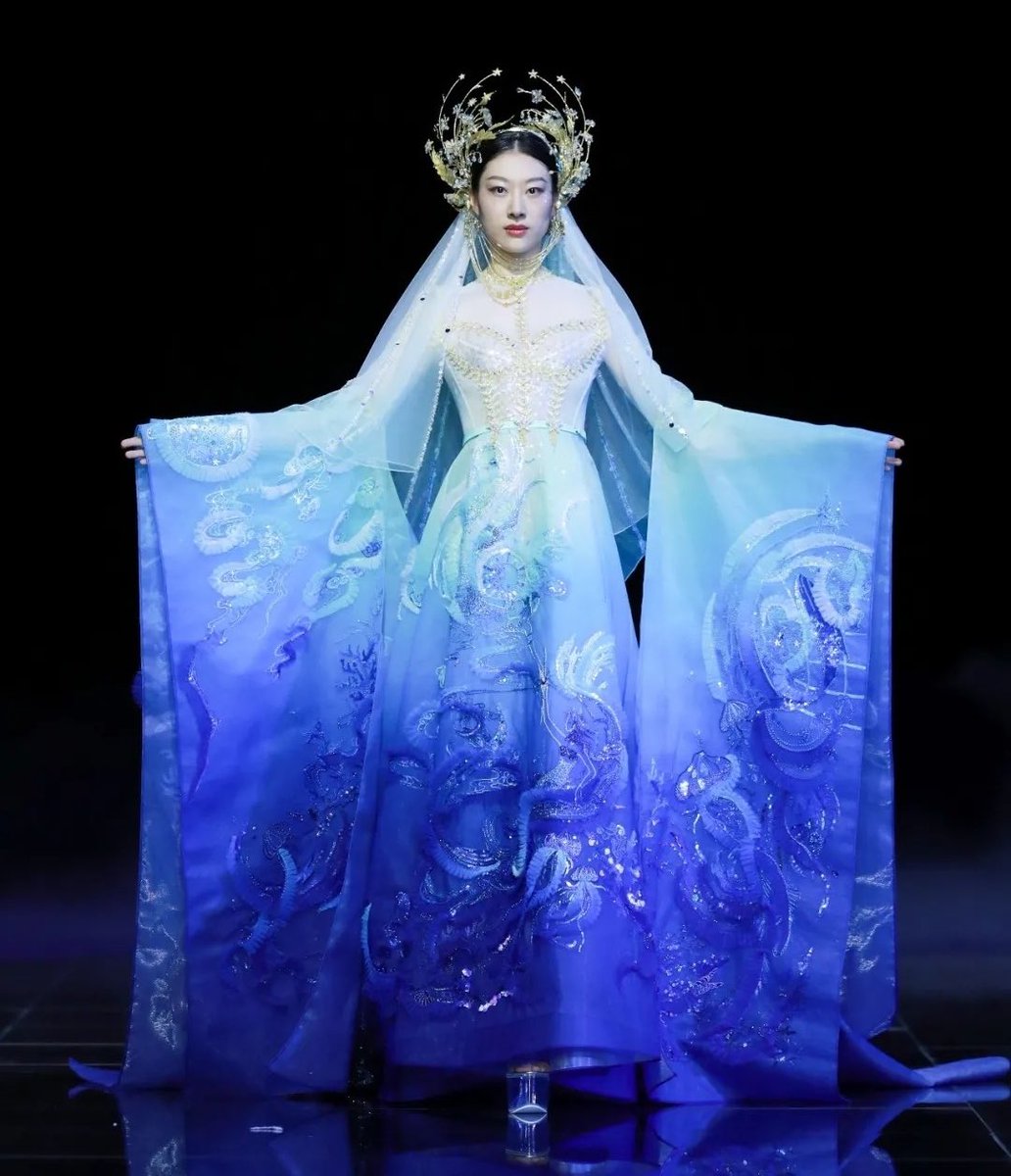 couturegalaxy's tweet photo. Heaven Gaia Spring 2021 Couture ธีมคอลเลคชั่นเล่าถึงเสน่ห์ของวัฒนธรรมโบราณจีน https://t.co/fHtsZuzeO7