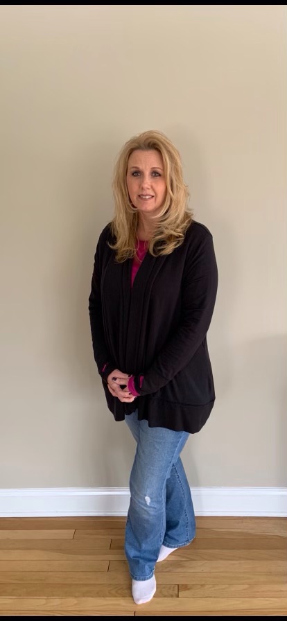 mtromblee1's tweet photo. Today @MahopacSchools would like to highlight one of @FulmarsFinest . Jen Malley, a 1st Gr teacher, has been #packnowledged for her perseverance, willingness to try new things, & for how she continues to gain confidence using @GoogleForEdu tools with her students! https://t.co/fdEZrqwmEi