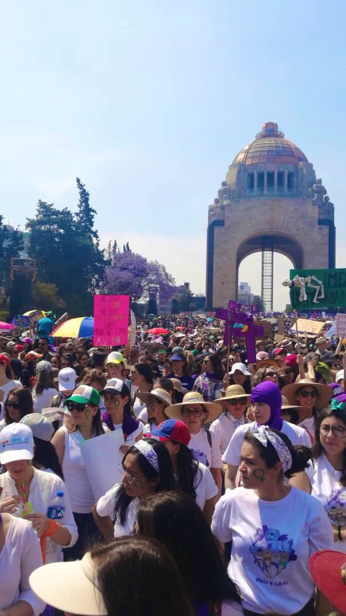 lauraeorbe's tweet photo. Muchas no saldremos a las calles hoy pero que no se les olvide cuántas somos.
Nunca tendrán la comodidad de nuestro silencio otra vez. 
💜💜💜💜💜💜💜💜💜
#8M2021 #NiUnaMenos https://t.co/QbdeJfCpdI