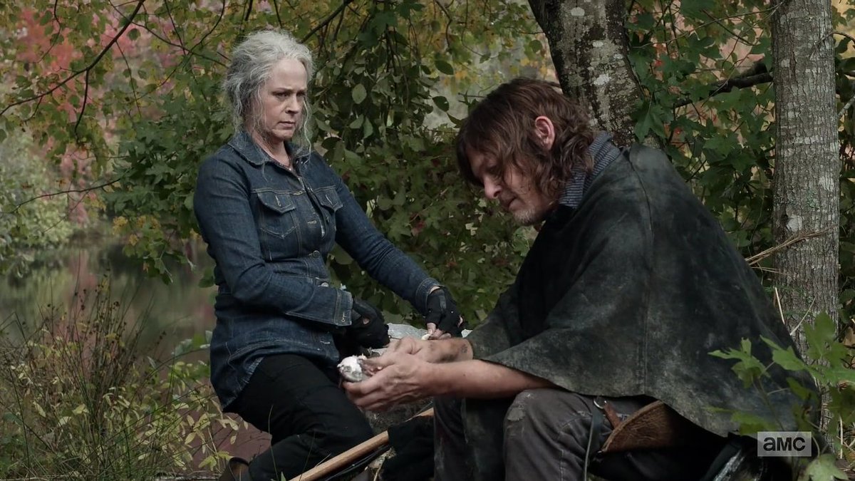 roselovethvnbts's tweet photo. Is this what you called Mother and son relationship?! No it's not. π
#Caryl
#TWD
#ProtectCarol https://t.co/ZGWyd6YwH3