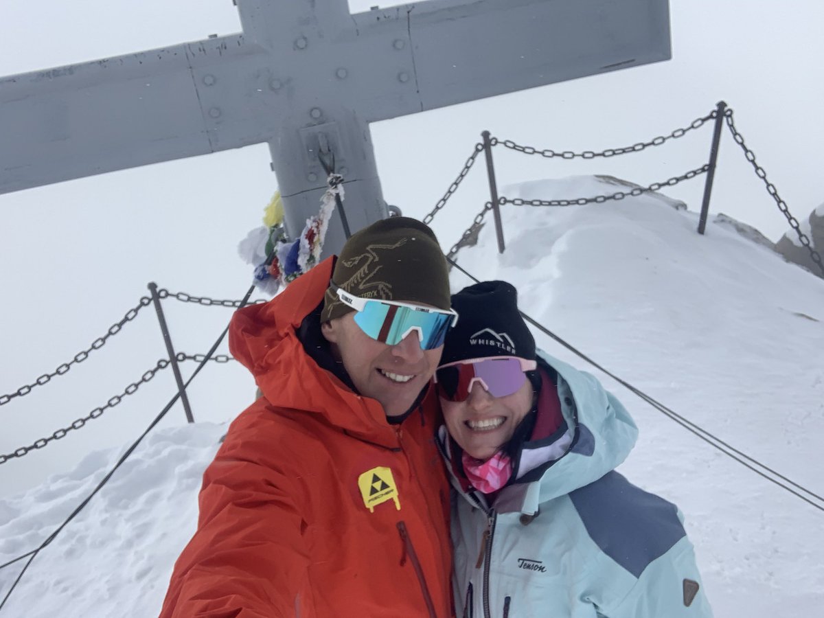 schu_si's tweet photo. ... aufi am Gipfel! 🔝💯🎿🌥Tolle Skitour mit meinem Schatz. ... mein privater Bergführer. 😉 #besthusbandever #skitouring #kitzsteinhorn3203m 
*
*
*
Tenson Tenson Austria Bliz - Protective Sports Gear  #topofmountain #mountaingirl Fischer Ski #teamkomperdell Komperdell https://t.co/ZuxvR8uyZV