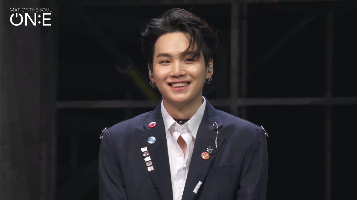 Majidah951's tweet photo. Hari yang indah untukmu yoongi harapan dan impian yang saya kirimkan kepadamu. Semoga semua baik dan semua menjadi kenyataan di hari yang sangat istimewa ini💜
#HappyBirthdayYoongi 
#HappyBirthdaySUGA 
#HAPPYSUGADAY https://t.co/dvhCi0bP0J