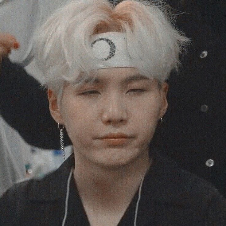 jktvien's tweet photo. @BTS_twt З ДНЁМ РОЖДЕНИЯ ШУГОЧКА (хотя ты с этого ниче не поймешь но не суть;)НАША ПРЕЛЕСТЬ ,НАШ КОТЁНОК да господи тот же самый ЛИЛ МЯУ МЯУ .ПУСТЬ В ТВОЕЙ ЖЫЗНИ БУДЕТ ВСЕ ЗАШИБИСЬ ㅇㅅㅇ ГОСПОДИ ДЕТИ ТАК БЫСТРО РАСТУТ 😭🤧...сонце МЫ тебя любим и всегда поддержим💜🌷 https://t.co/oXmv5YhU8H