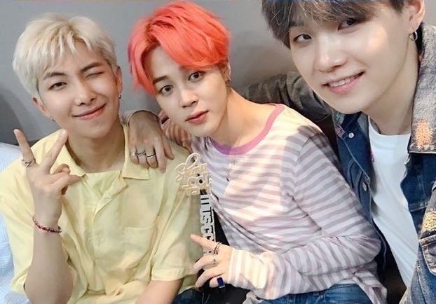 happy yoongi day! <3
#HappyBirthdayYoongi #HappySUGAday #OurFirstLoveSUGA