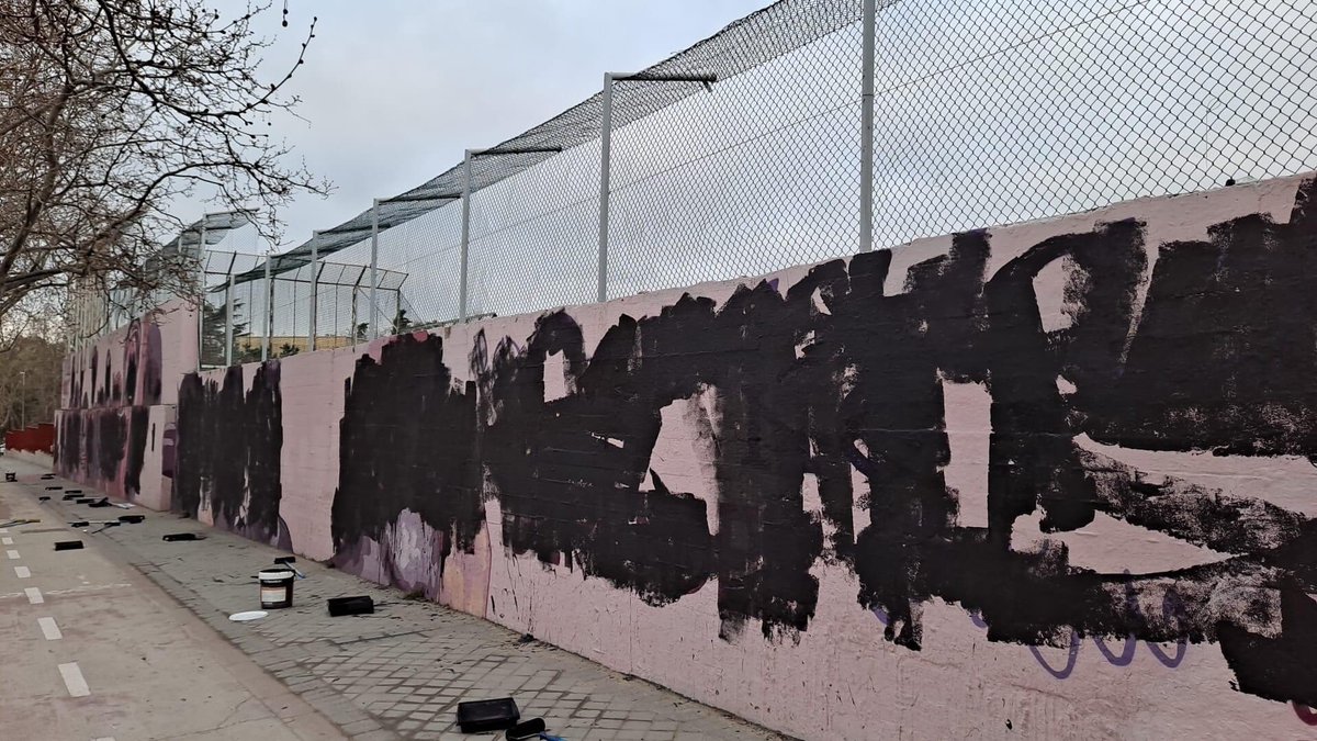 UJCE_cc's tweet photo. Acciones como estas contra los murales feministas de la ciudad solo muestran el desprecio al papel de las mujeres y lo que incómoda que salgamos a reivindicar nuestros derechos.
No van a pararnos, las calles también son nuestras y las teñiremos de morado 🔥💜 https://t.co/QNBL6U4Uov