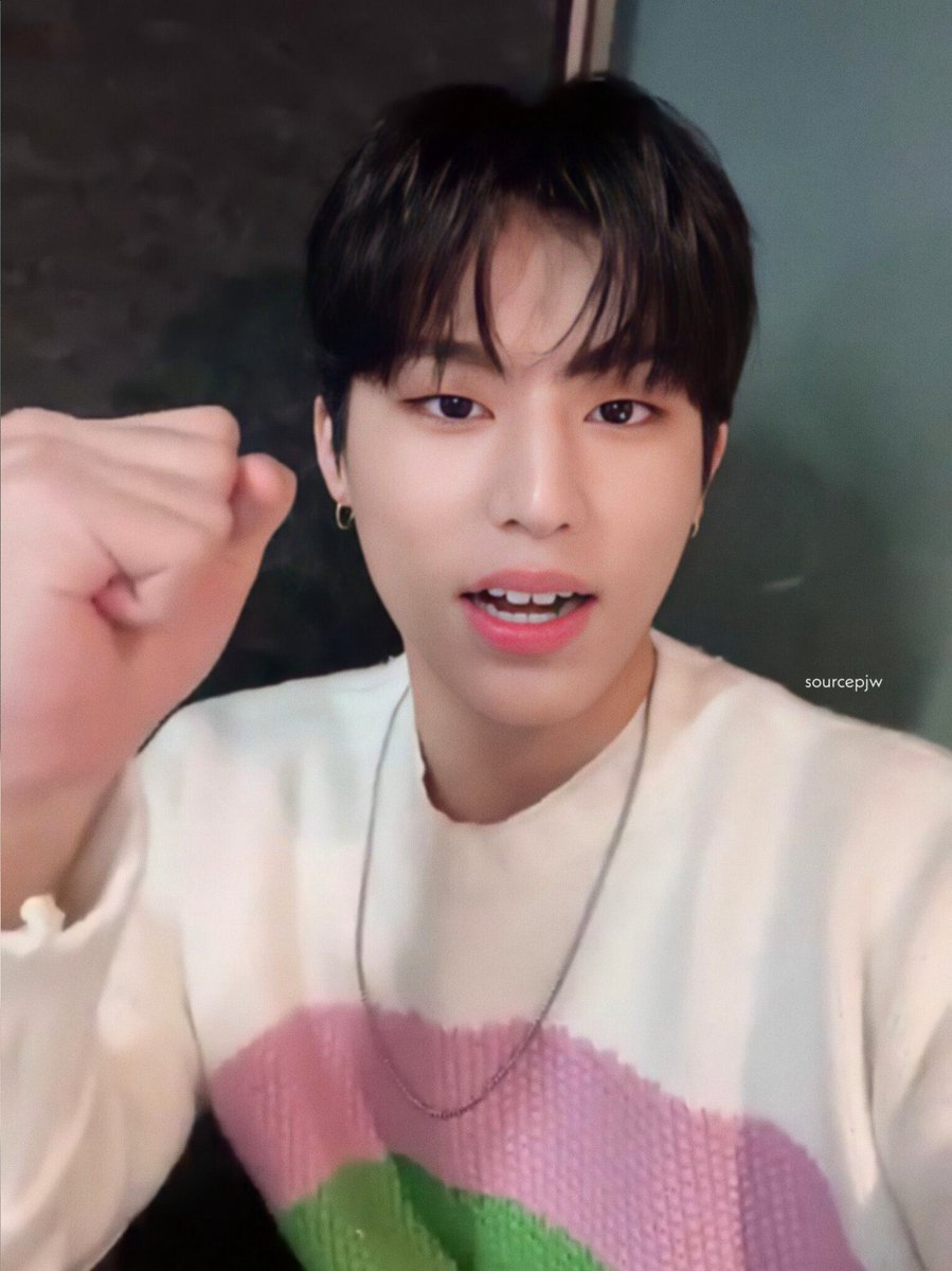 jeongwooyeah's tweet photo. puberty is park jeongwoo biased ♡♡ #박정우 

           2018                                       2021 https://t.co/4PUaAkNPie