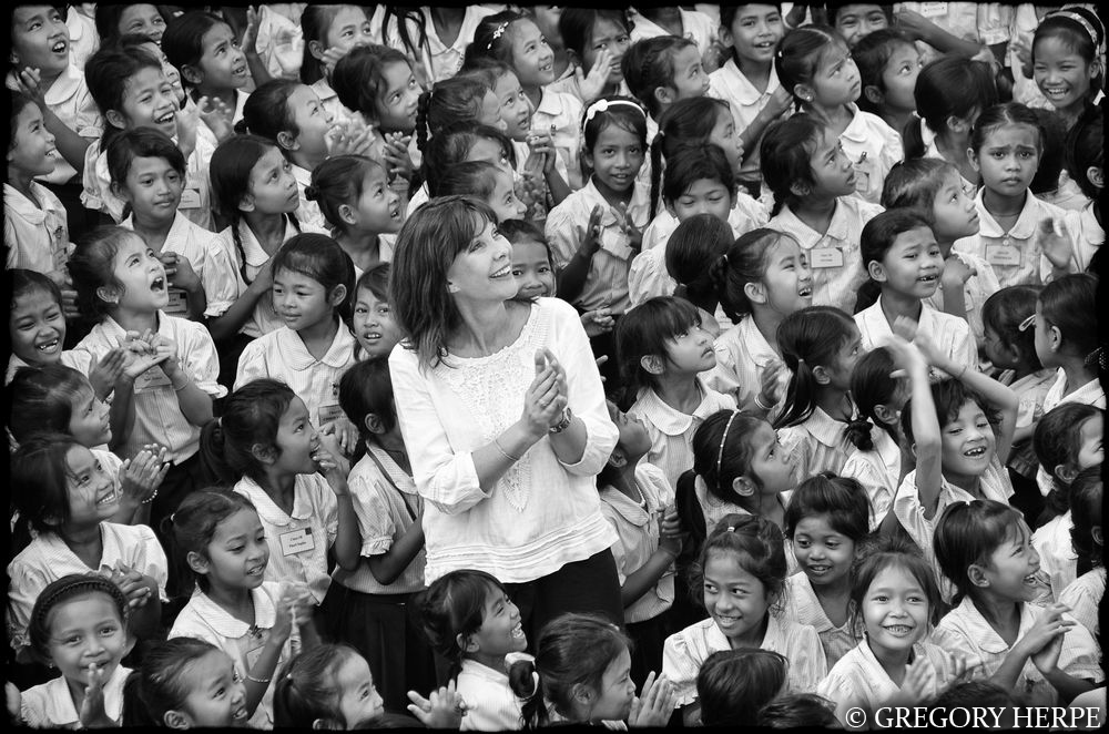 Parce qu’il ne devrait pas y avoir besoin d’une journée particulière pour célébrer et défendre les droits des femmes Toutes à l’école s’engage tout au long de l’année à scolariser et aider les jeunes filles démunies du Cambodge à devenir des femmes libres et instruites. #8mars