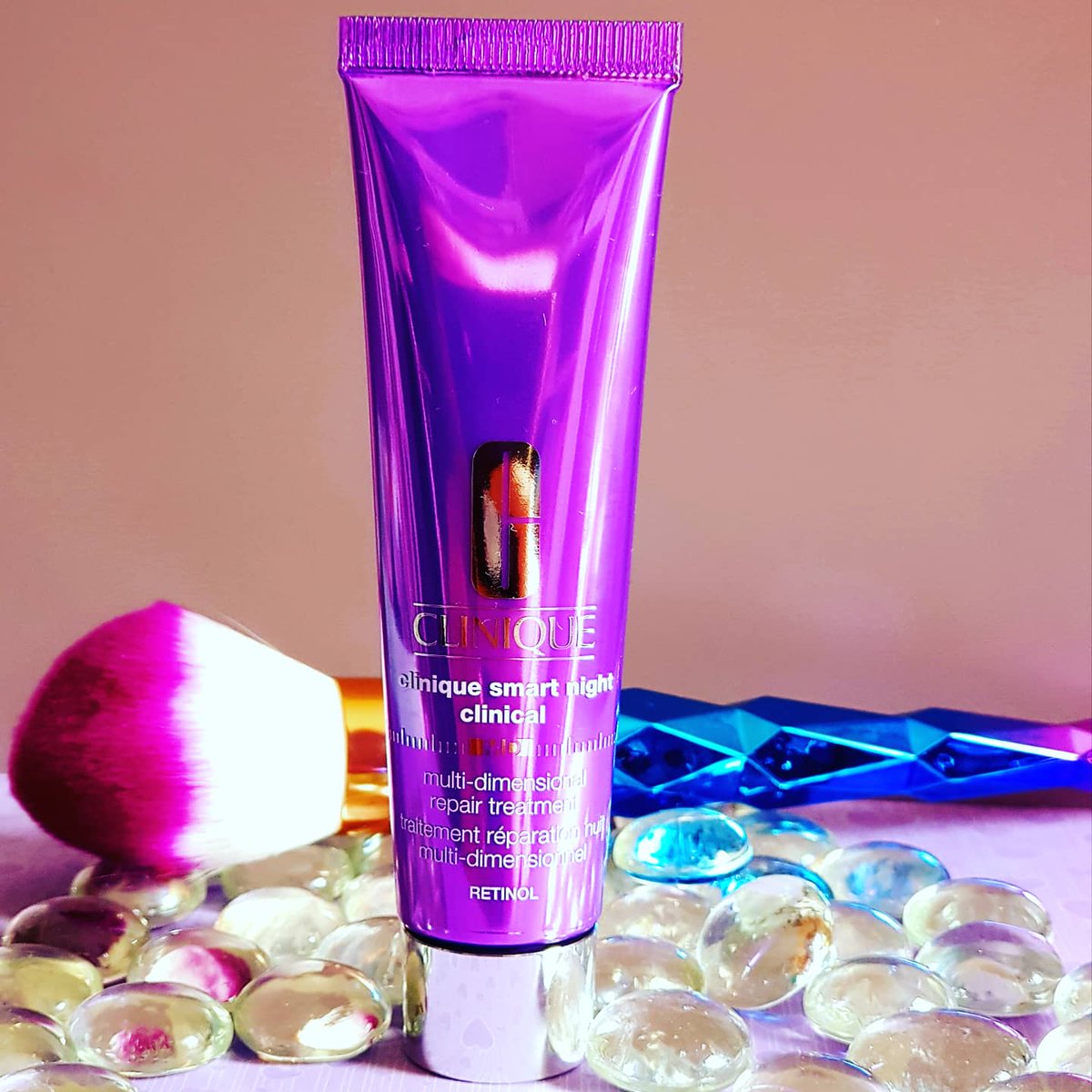 ConcoursTwt's tweet photo. Salut, cela fait un peu plus d'un mois que j'utilise le soin anti-âge CLINIQUE Smart Night Clinical MD.

Viens découvrir mon avis sur mon Instagram
https://t.co/vh51Mmomsn

Merci @Clinique et @hivency 😉👍

#ProduitOffert #Clinique #SmartNightClinicalMD #AntiAge #SkinCare https://t.co/POHKTYfoqf