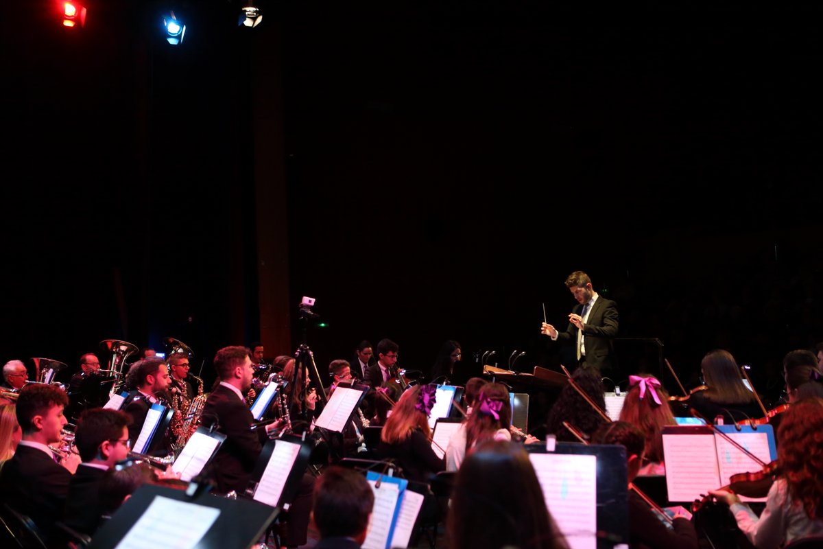 SinfonicaBaeza's tweet photo. 📝Hoy recordamos un concierto de hace justo un año. Concierto de la Banda Escuela, que nos trae unos gratos recuerdos y que nos hace sentirnos orgullosos de nuestra cantera💕.

🎼Feliz semana https://t.co/8v9N0JLh1b
