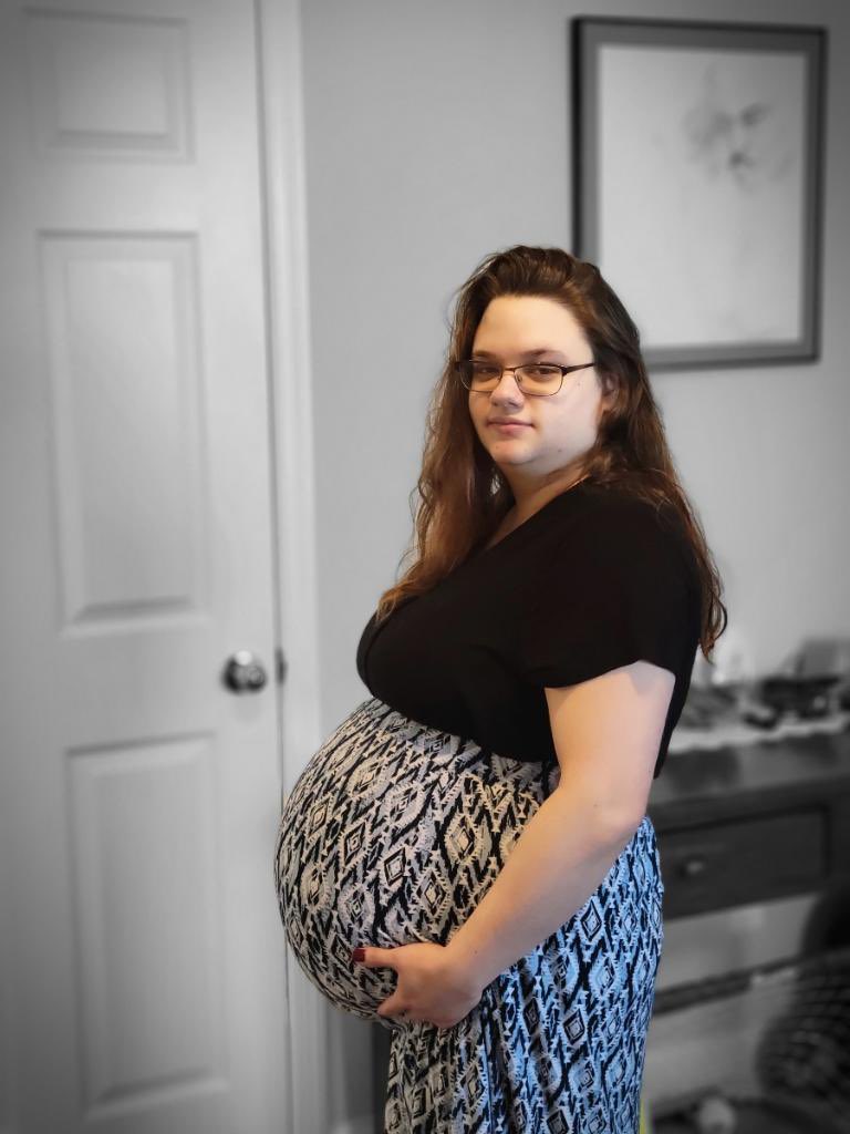 NBeauLeher's tweet photo. 36 weeks! Our little Charli will be here in no time at all. So excited to finally meet you 🎀 https://t.co/lX7ud0r7gh
