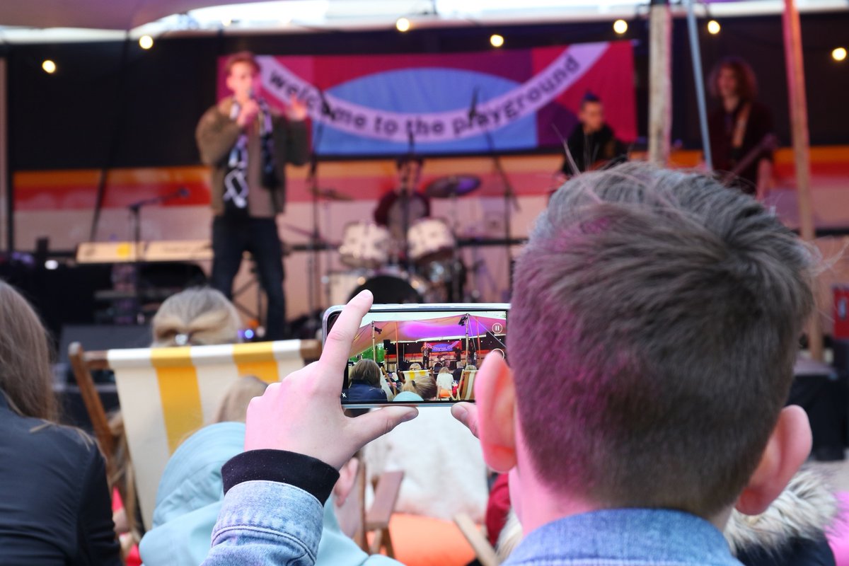 Op 5 mei gaat het Bevrijdingsfestival door! In een coronaproof jasje, maar met een fantástisch programma. Nieuwsgierig? Check deze link voor meer info: ico-kunstencentrum.nl/bevrijdingsfes…