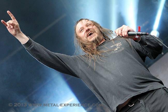 We were extremely sad to learn that LG Petrov, the singer of Entombed A.D., has lost the battle to cancer. This is how we choose to remember him: on stage, sweaty and with a smile on his face. Thank you, brother, you truly made Sweden rock. One last, big cheers for the road! 🍻🤘