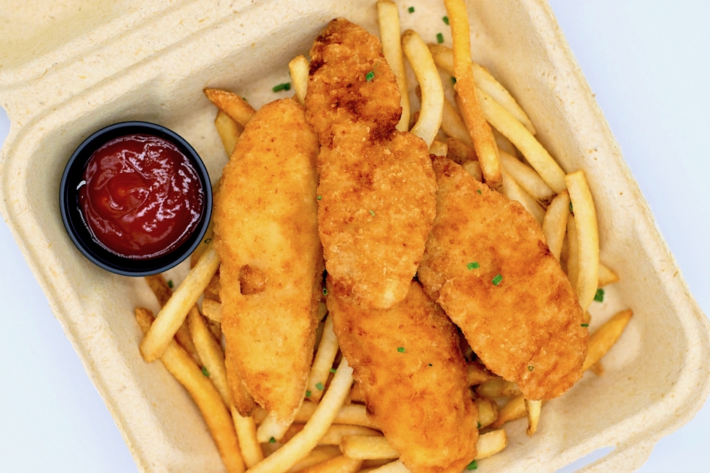 There's Chicken &amp; Chips and you don't have to be a kid to order them! 
.
#lobsterchowderhouse
#lobsterpotexpress
#ptownlobsterpot
#provincetown
#provincetownma
#myptown
#wellfleet
#eastham
#capecod
#capecodseafood
#capecodeats
#capecodfoodies
#capecodeateries
#capeology
