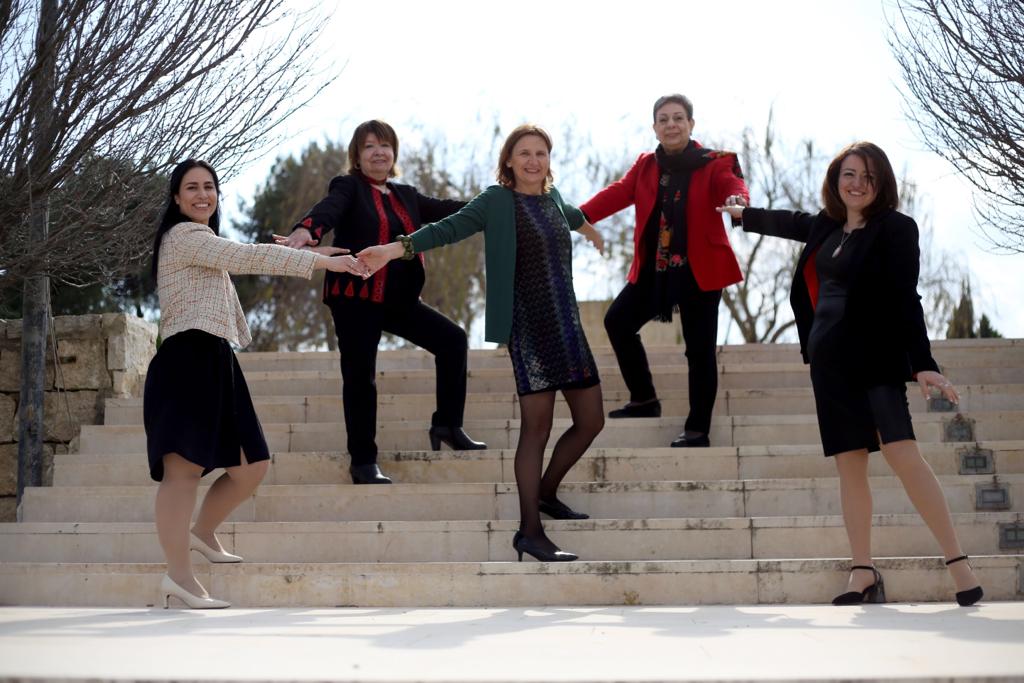 #womentothetop is this year's <a href="/MFA_Austria/">MFA Austria</a> theme for #IWD2021 Women's political participation is key to reach the top. Join efforts for Women Empowerment and Gender Equality throughout the year! Happy #WomensDay
