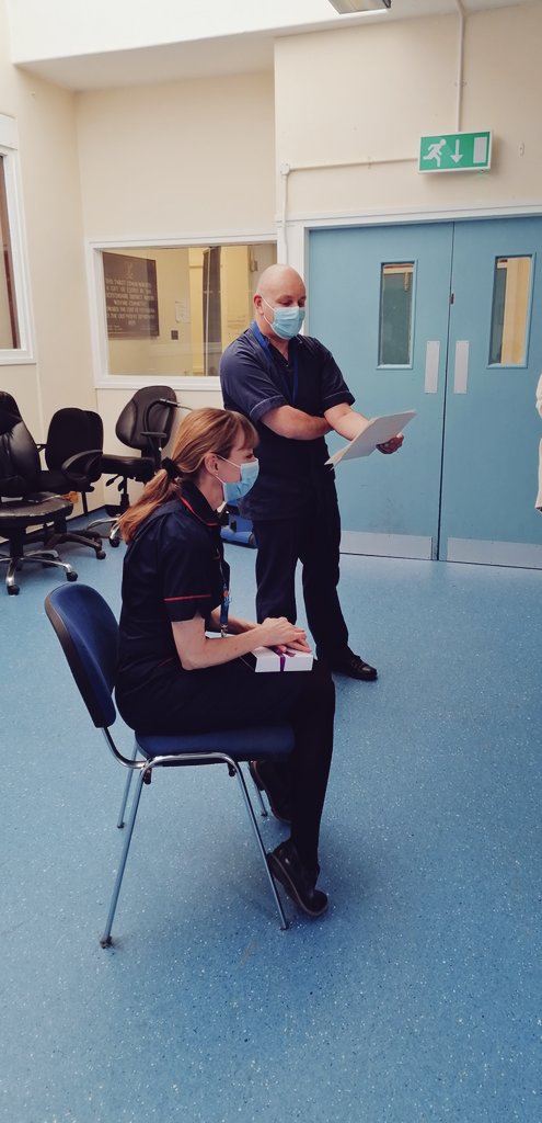 UhlAdult's tweet photo. What a wonderful start of the week! Our Matron Sarah has been awarded with Cavell Star Award for her exceptional care for her colleagues. So very well deserved!! Can't think of anyone better for it!! 🌠💐 https://t.co/32bzEHESpz