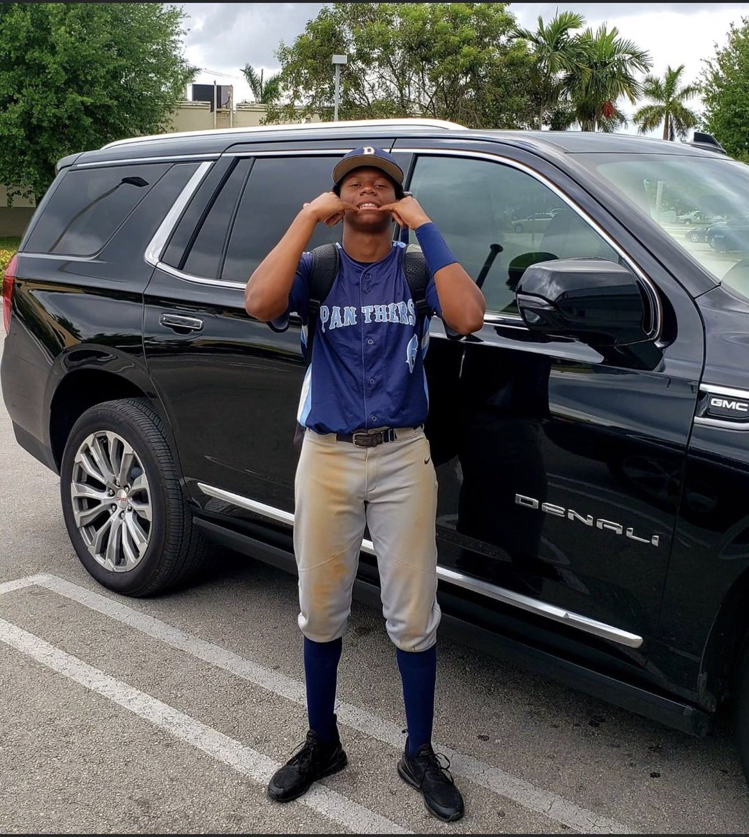 PALMETTO vs SOUTH DADE 3/6
Mark-Allen Gay!!! 
5 stolen bases
2/5 ( 2 Walks, 2 Singles, 1 Out)
3 Runs
2 RBIs
2 SPORTS FOOTBALL 🏈 #StrongSafety and BASEBALL ⚾️ #CenterField #ClassOf2023(15 yrs) #SFE-VARSITY @larryblustein @Jr_Bryant18 @SouthFLExpress @palmettoSHS @Therula99