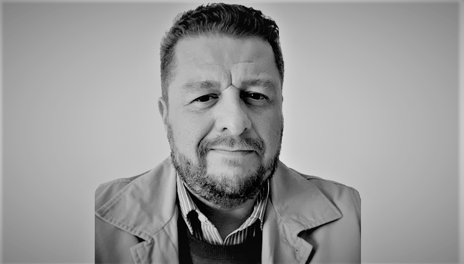 #Columna Estoy parado sobre la muralla que divide
🖊️Óscar Morales
Con ese muro, se está abriendo una herida más honda en los corazones de las mexicanas, cuyas voces esperaban encontrar apoyo en quien se ha autoproclamado como el Presidente más feminista. 
mujeresmas.mx/2021/03/08/col…