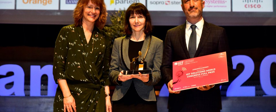 CIOscat's tweet photo. 💪👩‍💻 AVUI, #8M2021, des de @CIOscat reivindiquem la feina de les nostres CIOs i la necessitat de visualitzar les dones referents al nostre sector! 
🏆Un bon exemple, l'Anna Benavent, CIO de @parctauli i 
 guanyadora del Premi Joan Clarke a #LaNit2020 👇
https://t.co/YDeRchfppc https://t.co/Zmnrz9XGBc