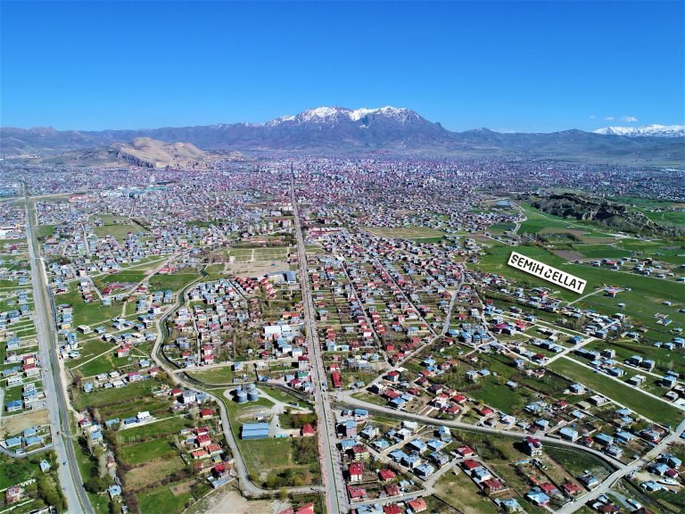 Van İpekyolu ve Edremit’te kadınlar erkeklerden daha fazla!

 vanbasin.net/van-ipekyolu-v… <a href="/ipekyolubeltr/">İpekyolu Belediyesi</a> <a href="/edremitbldvan/">Van Edremit Belediyesi</a> <a href="/EmrahBozkayaa/">Emrah BOZKAYA</a>