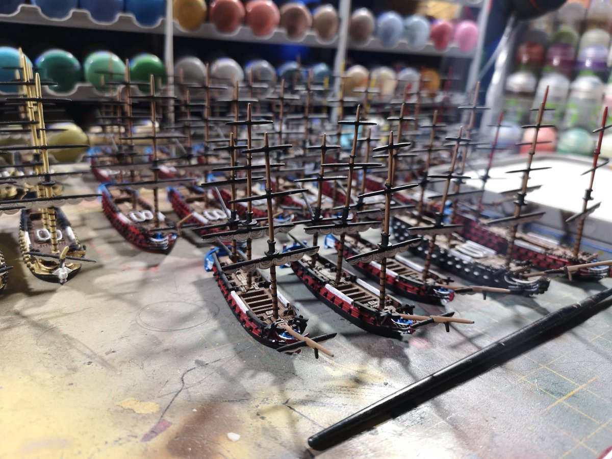 BofOPstudio's tweet photo. Sails across the Spanish fleet done! Up next, gold detailing across the entire lot, French and Spanish! Here we go!
#bofops #commission #commissionpainter #warlordgames #blackseas #french #spanish #nepolionic #trafalgar https://t.co/bhoBrrp3II