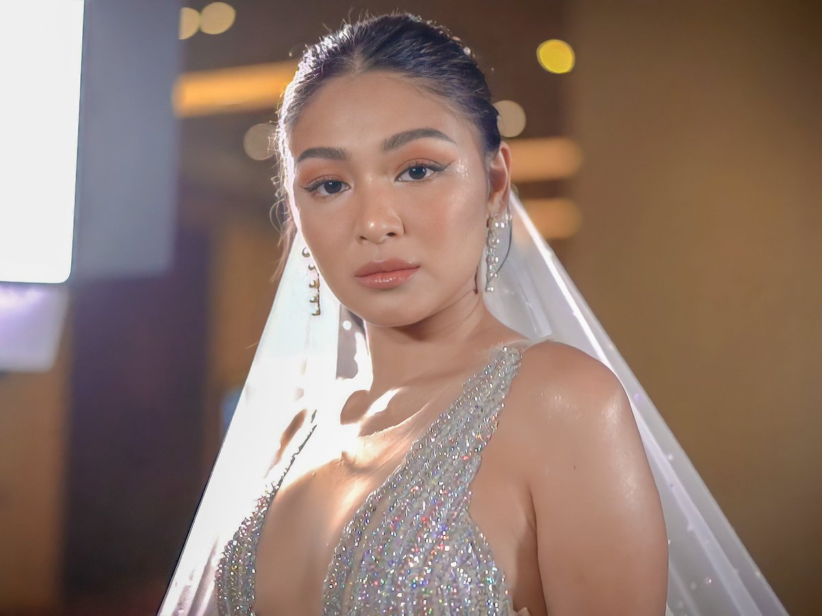 careless_neil's tweet image. since nadine is trending, can't move on from this picture 🥺