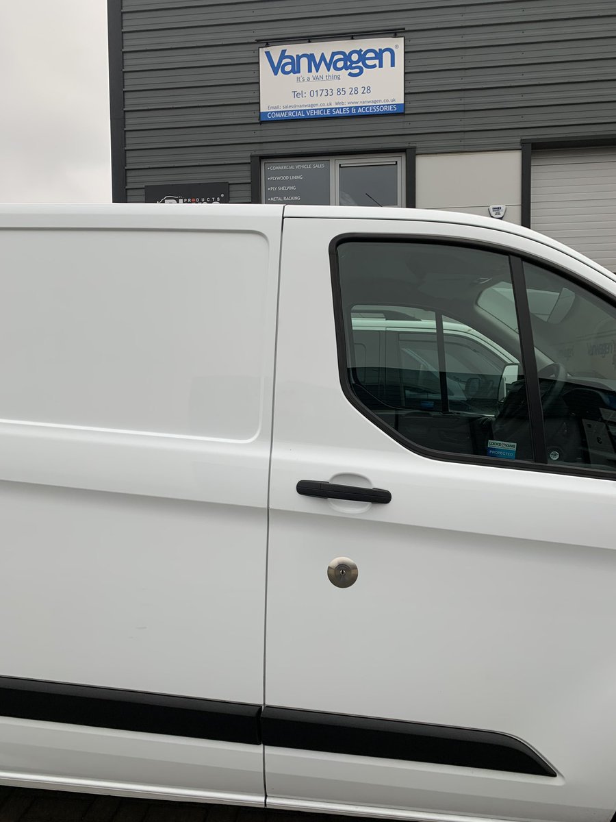 vanwagenuk's tweet image. 🔒 Ford Custom Security 

🔹Installed to sliding door &amp;amp; rear door L4V hook dead locks in high position including driver's door Replock.

#vansecurity #fordhooklocks #hooklocks #vansecuritylocks #deadlocks #vandeadlocks #vanlockspeterborough #vanwagenlimited #protectyourvan #l4v