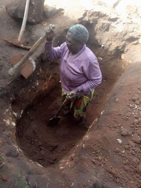 EsqSyh's tweet photo. International Women’s Day! Celebration for some. Not for others. Not women of #SouthernCameroons who continue to dig graves for their menfolk &amp; sons. Victims of #CrimesAgainstHumanity &amp; #Genocide. What is there to celebrate? Stop their tears!! @UN_Women @StateDept @EU_Commission https://t.co/r1pjKEsg6b
