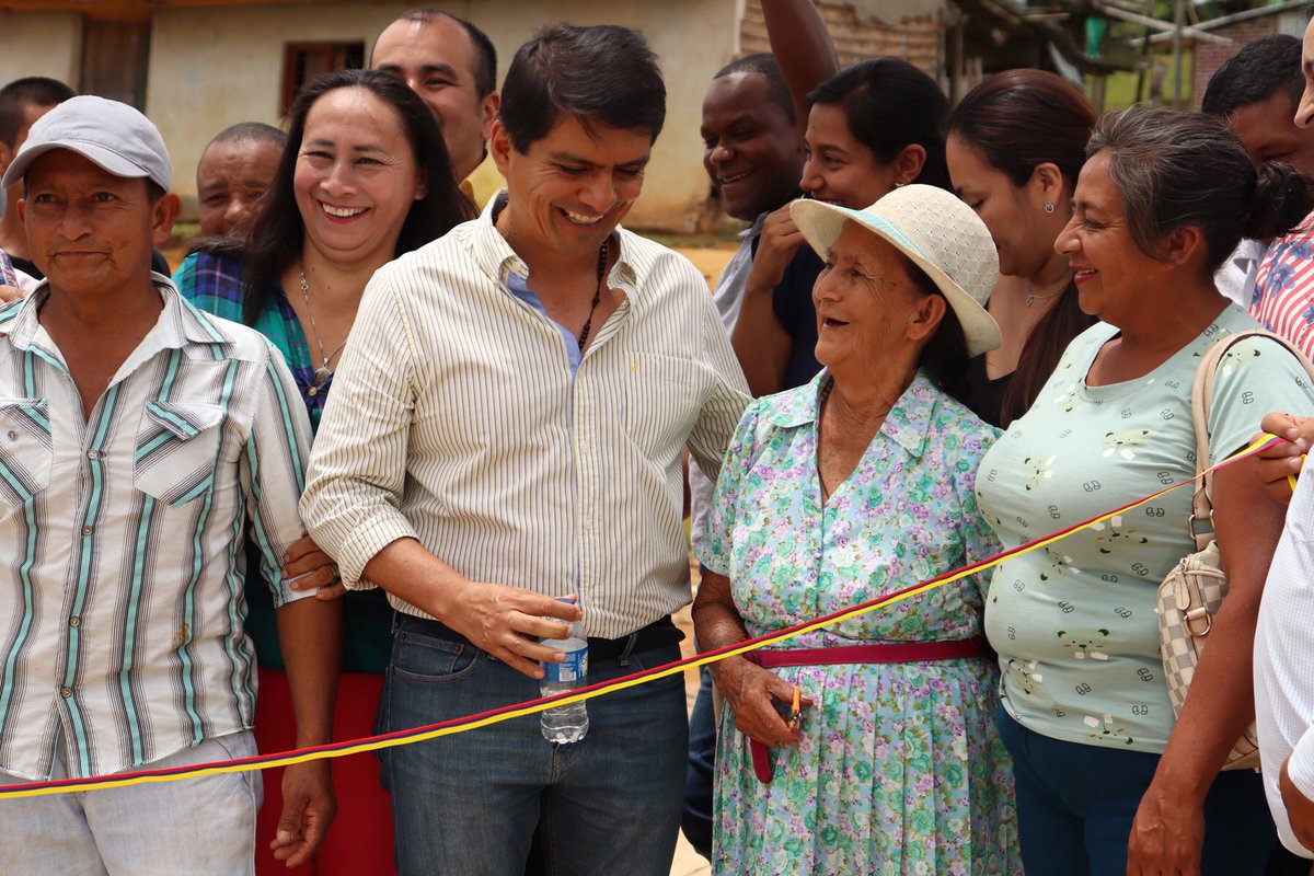csarcristian's tweet photo. #GraciasMujer 🤲🏼 | ¡Este #DiaInternacionalDeLaMujer reconozcamos el papel central de las mujeres en todas las esferas de la sociedad! Crecer al lado mujeres ejemplares, me ha permitido ser un convencido de su gran capacidad de liderazgo y la historia actual lo demuestra #8M 💜 https://t.co/NsrQuvogq0