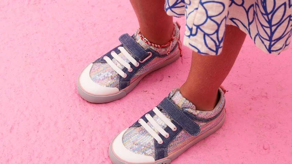 sports shoes for kidswear