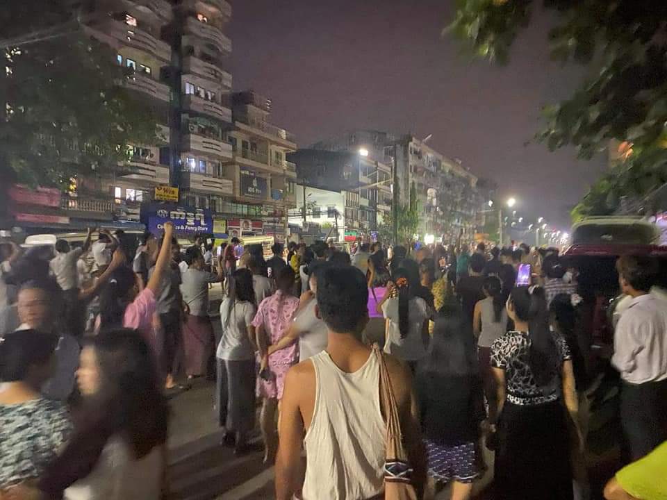 People from every township in Yangon came out to fight for Sanchaung. Junta blocked the Sanchaung area with 20 military tanks to lock down hundreds of protestors since early evening. #WhatsHappeningInMyanmar <a href="/RapporteurUn/">UN Special Rapporteur Tom Andrews</a> <a href="/cape_diamond/">Cape Diamond</a> <a href="/freya_cole/">Freya Cole</a> <a href="/KenRoth/">Kenneth Roth</a> @March8coup