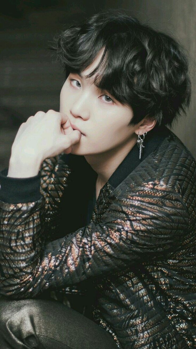 KTHati_'s tweet photo. 𝙷𝙰𝙿𝙿𝚈 𝙳𝙰𝚈 𝚈𝙾𝙾𝙽𝙶𝙸!!!❤️🎉🎉
Feliz cumple mi amor espero poder seguir viendote crecer como persona y artista TE AMOOOOO❤️
#KingSUGA
#OurMinPD
#MinSugaDay
#OurGrammySinger
#YoongiMiLugarSeguro
#29YearsWithSUGA
#HappyBirthdayMinPDnim
#UAReMYLightSuga
#NationsProducerDay https://t.co/pRNkpBN2cQ