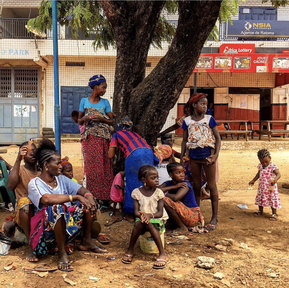 International Women’s Day ! 
Les femmes de chez nous w/ @OmerSeyy 
Comment les decririez vous ? 

#visiterlaguinee #visiterlafrique #welcometoguinee #guineeconakry #guineaconakry #travel #africa #tripinafrica #tasteintravel #visitguinea