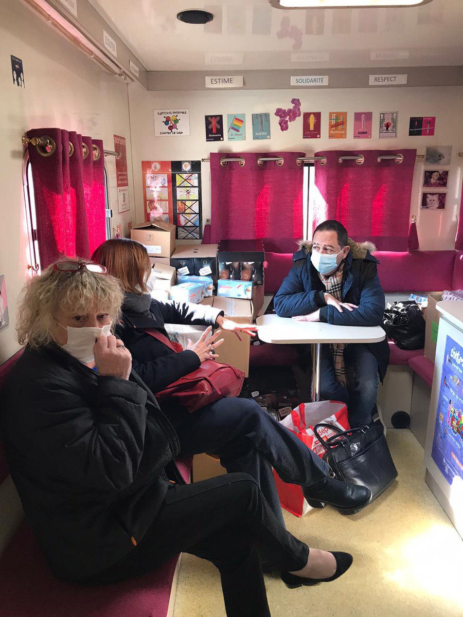 JeanLucRomero's tweet photo. Avec @annesouyris, nous avons participé à une tournée du @bus_des qui intervient auprès des travailleuses du sexe à Paris : prévention, accompagnement social, accès à la santé et aux droits pour ces publics rendus particulièrement vulnérables par la situation sanitaire. https://t.co/v2EUp3k5ZB