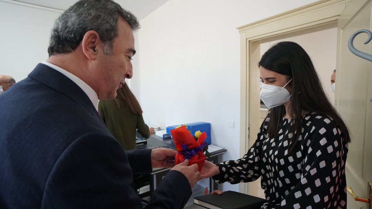 📌 Daire Başkanımız Seyfullah Demirel, 8 Mart Dünya Kadınlar Gününde, Kadın Emekçilerimize, çiçek takdim ederek kutladı. <a href="/istanbulbld/">İstanbul Büyükşehir Belediyesi</a> #GüçlüKadınlarBuŞehirde
#8MartDünyaKadınlarGünü