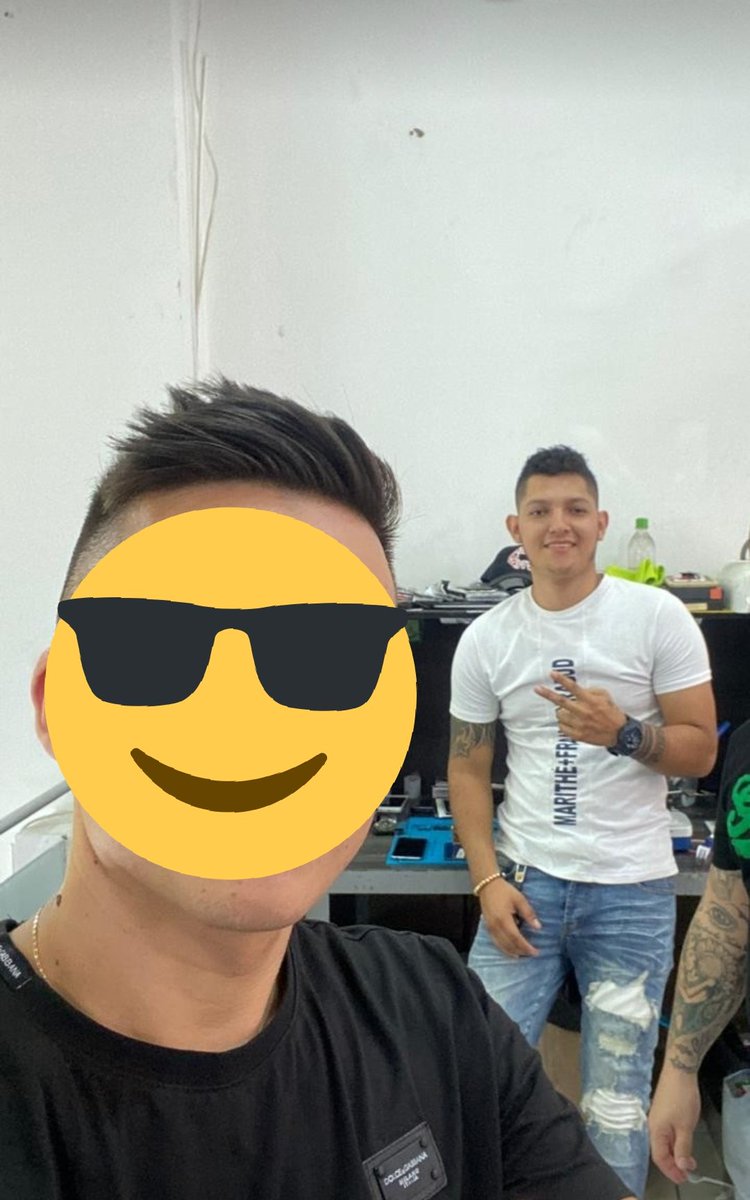 correofake's tweet photo. Miguelito Fernándes de la ciudad de cucuta trabaja en el palacio rojo deliciosa verga lo quieren conocer 500 rtws y subimos su pakc https://t.co/2DrAexfsk2