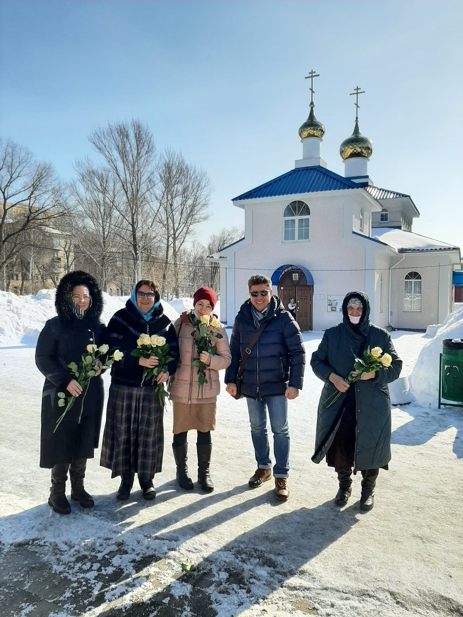 OSM_Orbita_5's tweet photo. От имени губернатора Самарской области Азарова Д.И. совместно с депутатом Промышленного района Сачковым А.Н. поздравляем наших любимых женщин с 8 Марта!#ВамЛюбимые63
#promadm https://t.co/nw1rmst3sr