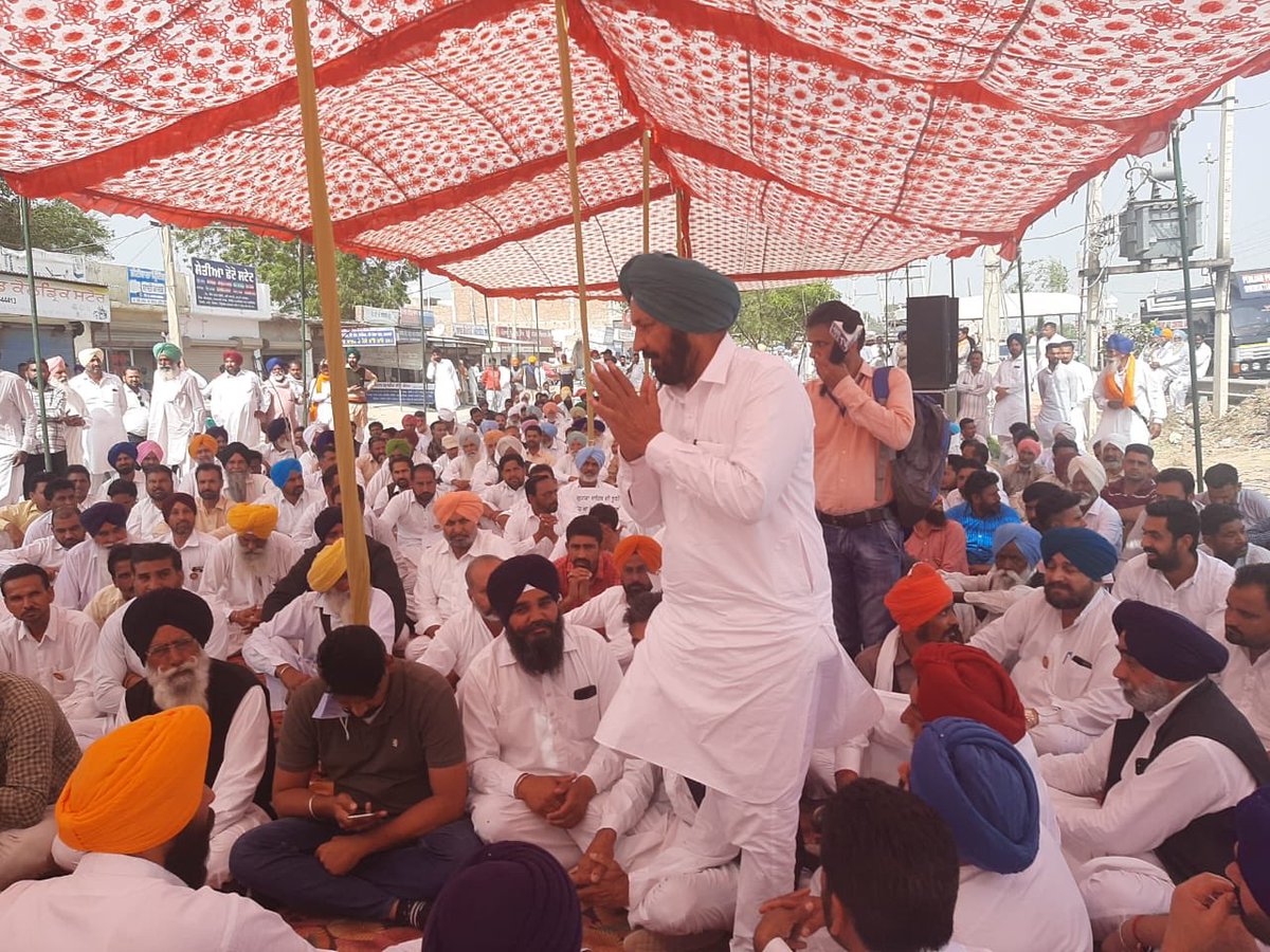MiddukheraSingh's tweet photo. Punjab mangda Jawab Dharna at  LAMBI https://t.co/xAOo0Y4LRC