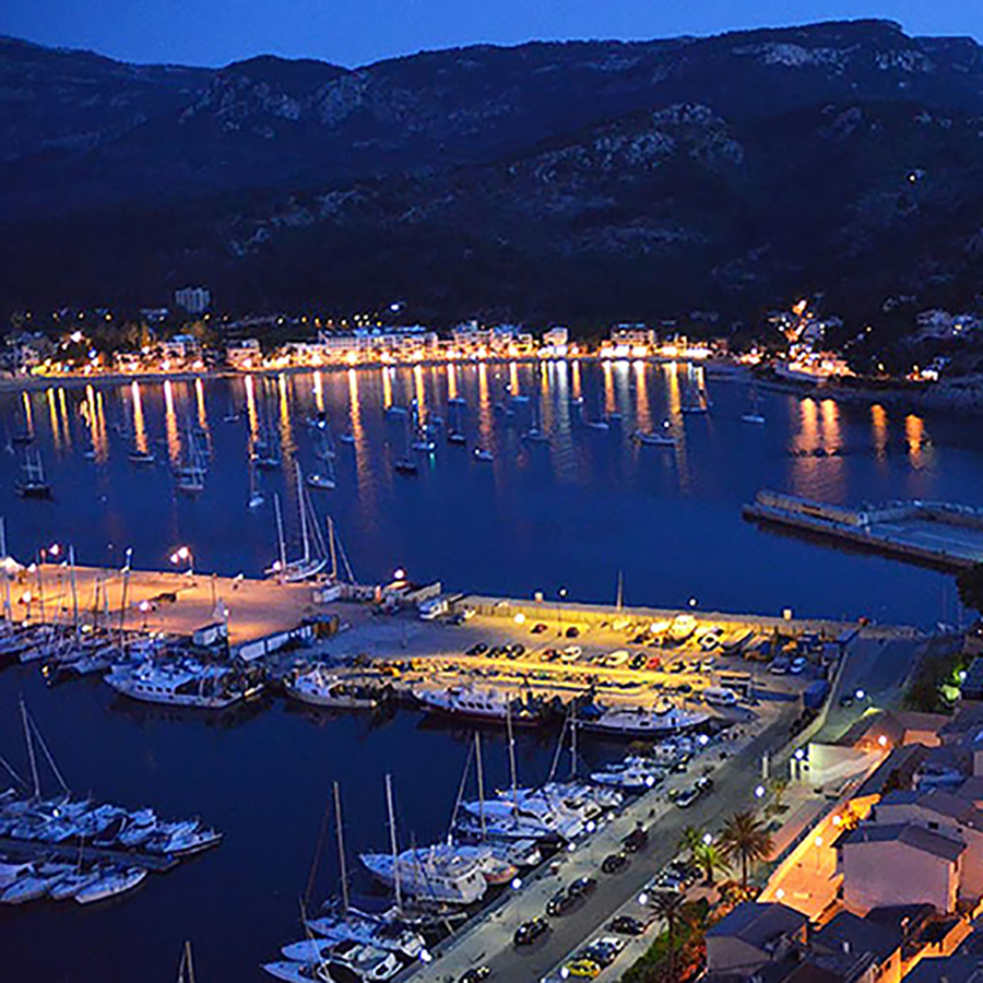 sollerweb's tweet image. Hotel Showcase... 1 a day... just above the Port... be at the heart of the summer scene 🍹

PORT SOLLER APARTMENTS - Two lovely apartments with stunning views over the whole of Soller bay

sollerweb.com/portsollerapar…
Reservations: judithking94@gmail.com

#soller #sóller #sollerweb