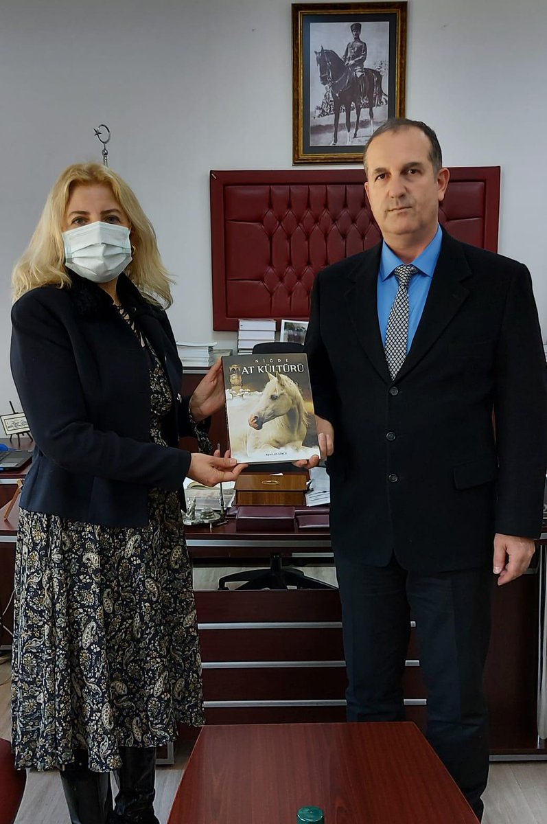 Niğde Yardım Sevenler Derneği Başkanı Serap ERELLİ, Niğde İl Kültür ve Turizm Müdürü Alper Lütfi GÖNCÜ'yü makamında ziyaret ederek hayırlı olsun temennisinde bulundular. Kendilerine nazik ziyaretlerinden dolayı teşekkür ederiz..