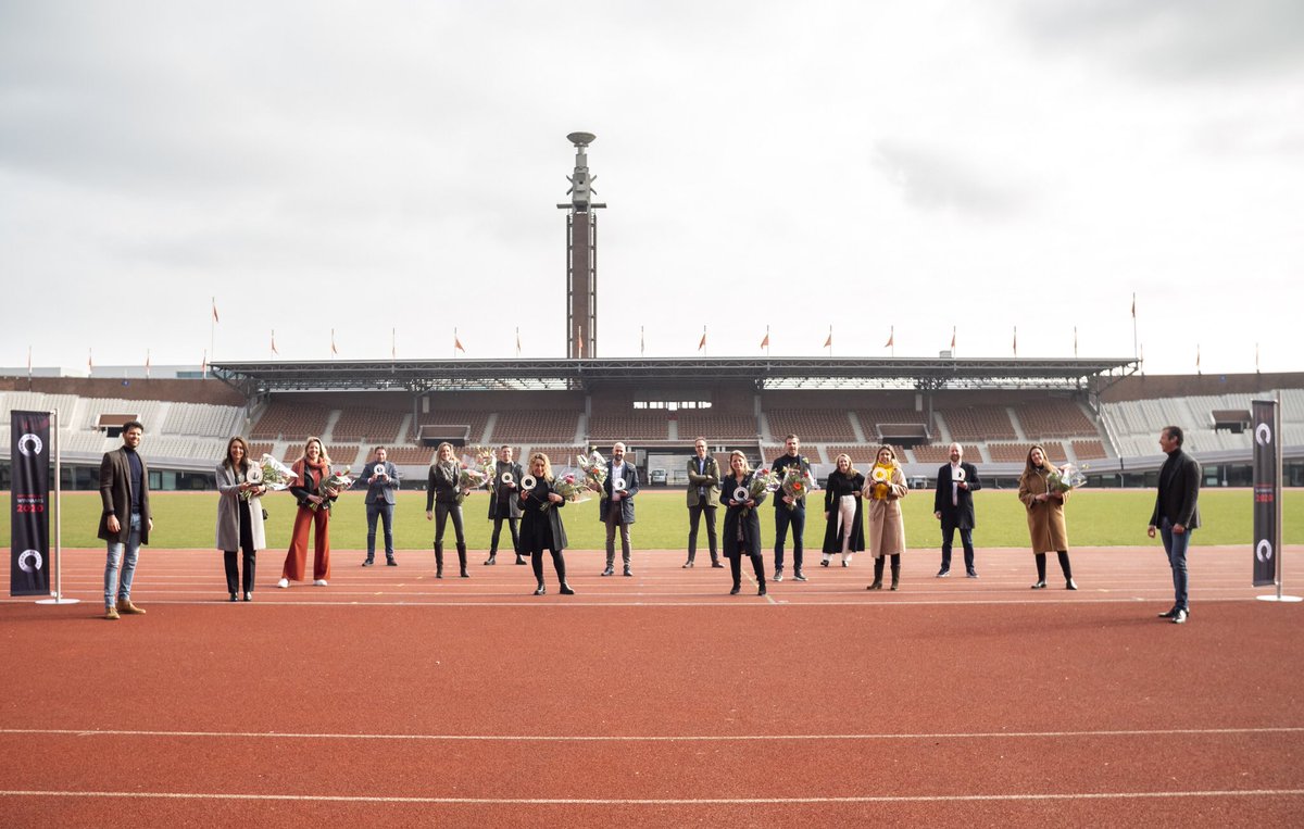 We hebben het eerste deel van de gewonnen SponsorRingen nu écht fysiek overhandigd! #SponsorRingen

Vandaag zijn de volgende prijzen uitgereikt:
-Categorie Sport
-Categorie Cultuur &amp; Entertainment
-Specialisme Businesscase
-Specialisme Sponsorplatform
-Specialisme Innovatie