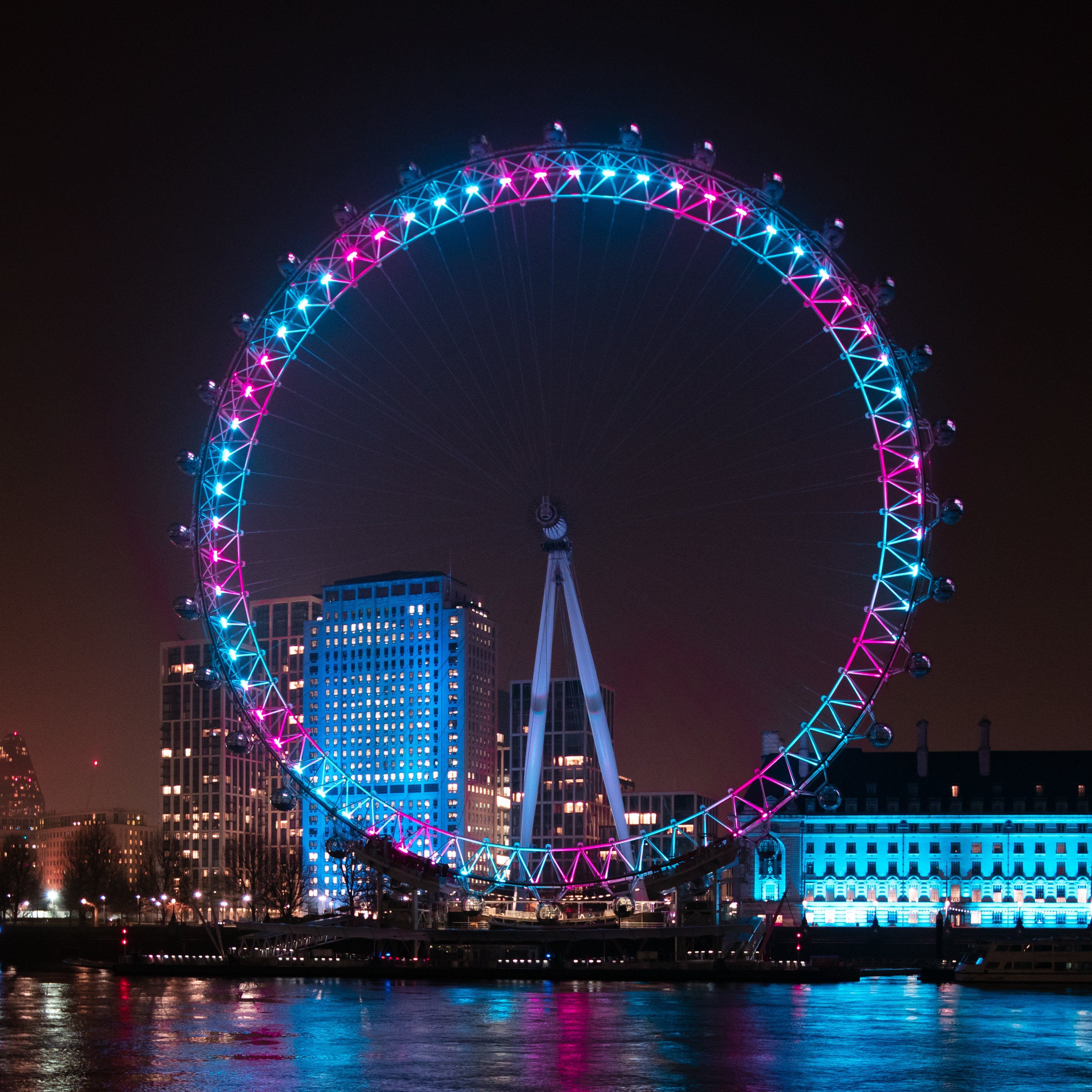 mundstykke zebra Larry Belmont The London Eye on Twitter: "We're lighting up the capital tonight in the  colours of the @UN Women's Peace and Humanitarian Fund 🔵🟣 On #IWD2021,  the @wphfund are launching a new campaign